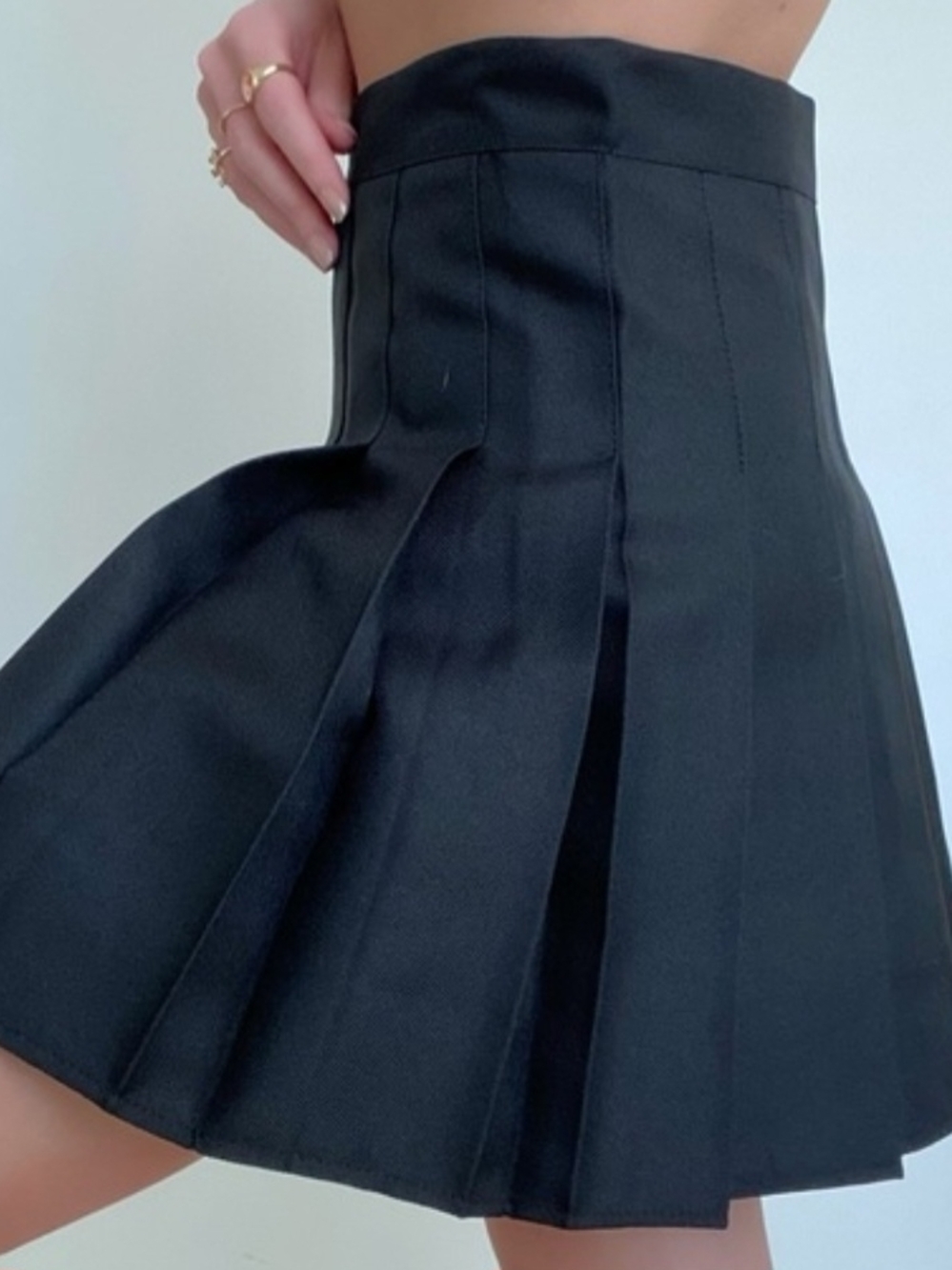 Princess Polly Black Pleated Mini Skirt In Size 10 - Picture 2 of 6